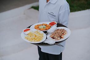 Nirvana Hotel Resort Tetebatu