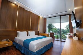 Nirvana Hotel Resort Tetebatu