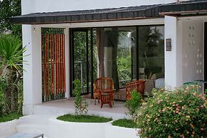 Nirvana Hotel Resort Tetebatu