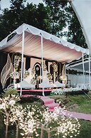 Nirvana Hotel Resort Tetebatu