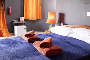 Lovely 13-bed Complex on Cape Point Beach, Bakau