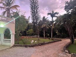 El Castillo Tropical