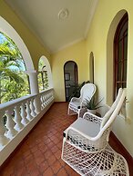 El Castillo Tropical