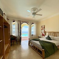 El Castillo Tropical