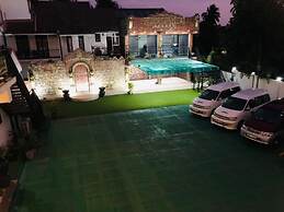 Mikayla Resort