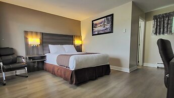 Maple Leaf Inn & Suites