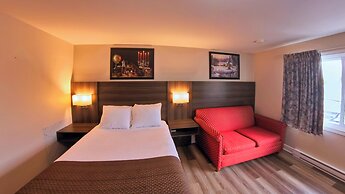 Maple Leaf Inn & Suites