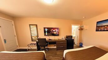 Maple Leaf Inn & Suites
