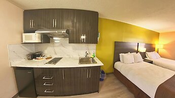 Maple Leaf Inn & Suites