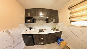 Maple Leaf Inn & Suites