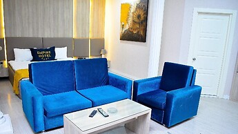 Empire Hotel