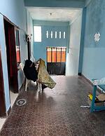 EXPRESS O 91669 Kost Amel Near Taman Mattirotasi