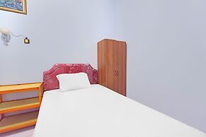 OYO 92337 Wisma Arwini Syariah Near Benteng Balangnipa