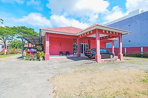 OYO 92337 Wisma Arwini Syariah Near Benteng Balangnipa