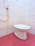 OYO 92337 Wisma Arwini Syariah Near Benteng Balangnipa