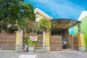 OYO LIFE 91551 Gwen Syariah Homestay