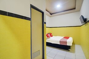 OYO 92040 Superstar Kost Dan Homestay