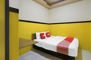 OYO 92040 Superstar Kost Dan Homestay