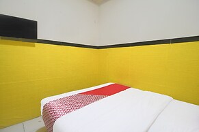 OYO 92040 Superstar Kost Dan Homestay