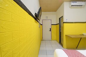 OYO 92040 Superstar Kost Dan Homestay