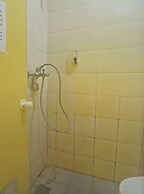 OYO 92040 Superstar Kost Dan Homestay