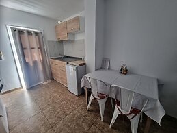 Cycladic Pleasure Houses by the Sea