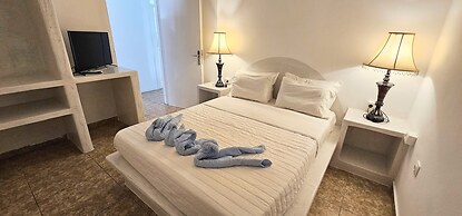 Cycladic Pleasure Houses by the Sea