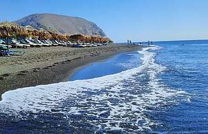 Cycladic Pleasure Houses by the Sea