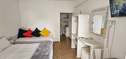 Cycladic Pleasure Houses by the Sea