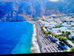 Cycladic Pleasure Houses by the Sea