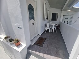 Cycladic Pleasure Houses by the Sea