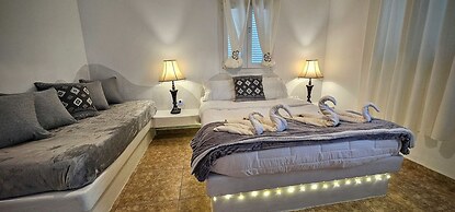 Cycladic Pleasure Houses by the Sea