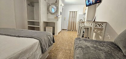 Cycladic Pleasure Houses by the Sea