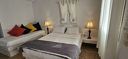 Cycladic Pleasure Houses by the Sea