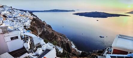 Cycladic Pleasure Houses by the Sea