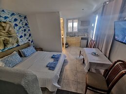 Cycladic Pleasure Houses by the Sea