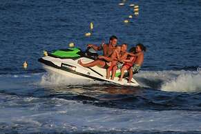 Cycladic Pleasure Houses by the Sea