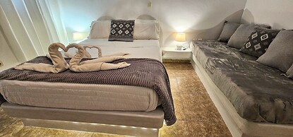 Cycladic Pleasure Houses by the Sea