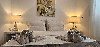 Cycladic Pleasure Houses by the Sea