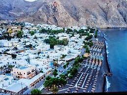 Cycladic Pleasure Houses by the Sea