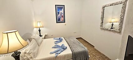 Cycladic Pleasure Houses by the Sea