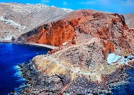 Cycladic Pleasure Houses by the Sea