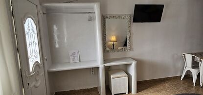 Cycladic Pleasure Houses by the Sea