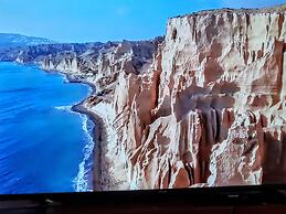 Cycladic Pleasure Houses by the Sea