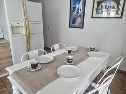 Cycladic Pleasure Houses by the Sea