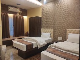 Hotel Friends Palace