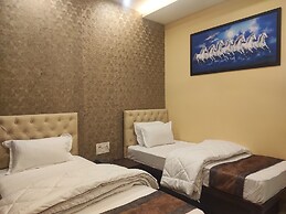 Hotel Friends Palace