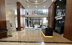 The Emerald Golf View