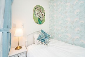 ZAITO Tokyo Luna Lane Economy Inn