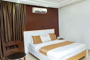 The Point Hotel and Suites